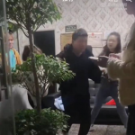 昆明男子按摩店白嫖事件，被按摩店的三女子爆锤随后被一窝端