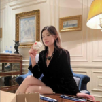 女神阿朱万圣节上演醉酒女上司变身高冷领导：反差萌圈粉无数