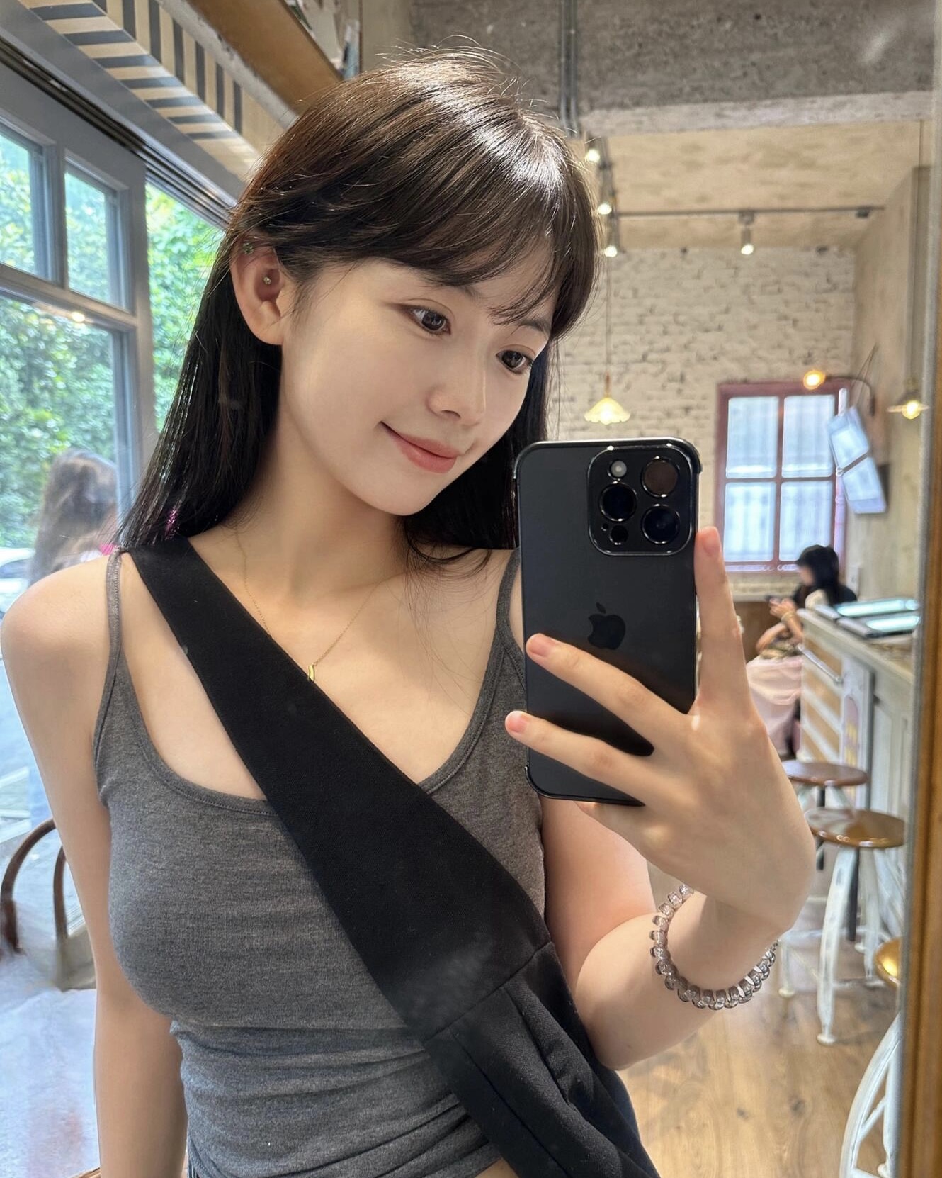 揭秘娱乐内幕：吃瓜网51带你走进八卦背后