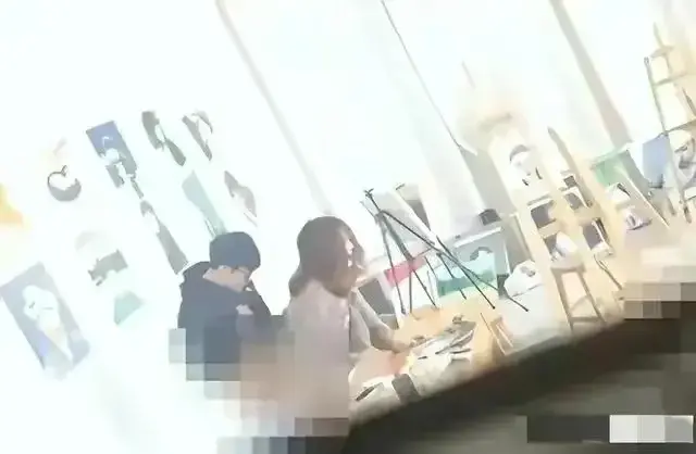 吃瓜事件!山东一大学情侣画室视频事件:细节曝光,毁人三观(山东大学情侣事件)